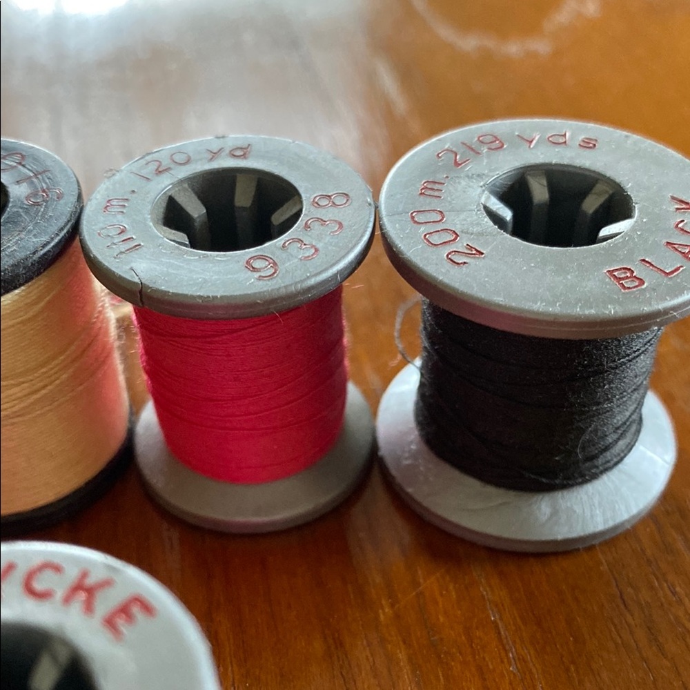 Vintage Set of Molnlycke Thread - Picture 11 of 12